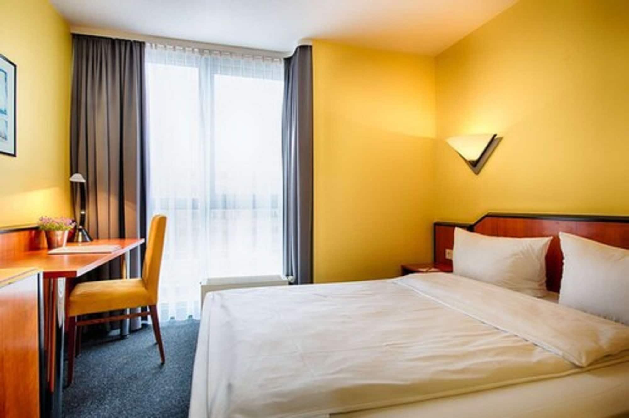 Achat Hotel Stuttgart Airport Messe Ngoại thất bức ảnh